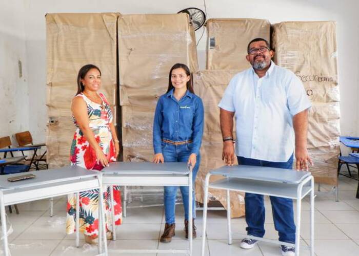 Instituciones educativas de Cartagena recibieron dotación escolar