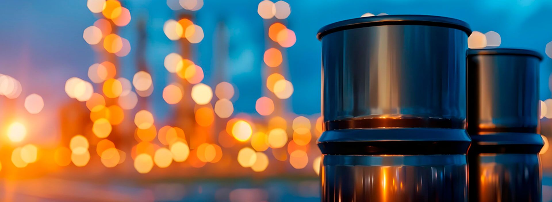 Baja demanda y aumento de crudo global golpean los precios del petróleo