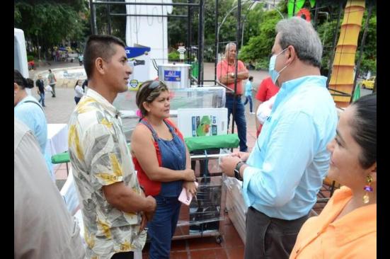 Víctimas del conflicto armado en Huila reciben ayudas para fortalecer sus unidades productivas