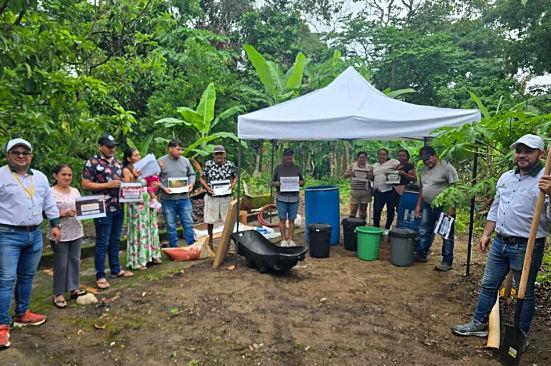 Biofábricas comunitarias impulsan el emprendimiento rural y la autonomía económica