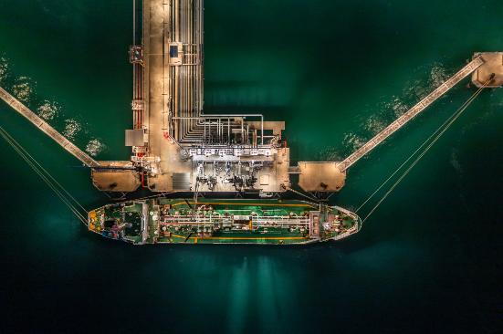 OPEP+ congela la producción de petróleo en octubre mientras la guerra complica las exportaciones