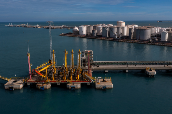 Brent sube más de 4% por punto muerto en negociaciones de paz entre EE.UU. e Irán
